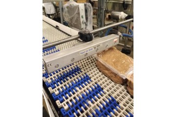 調整安裝角度有助於食品包裝製造商增強其超級風刀吹氣效果Adjusting Mounting Angle Helps Food Packaging Manufacturer Enhance their Super Air Knife Blowoff